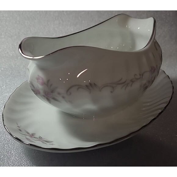 Beautiful Gold Standard Genuine Porcelain China Gravy Bowl with Attached Tray - Picture 4 of 6